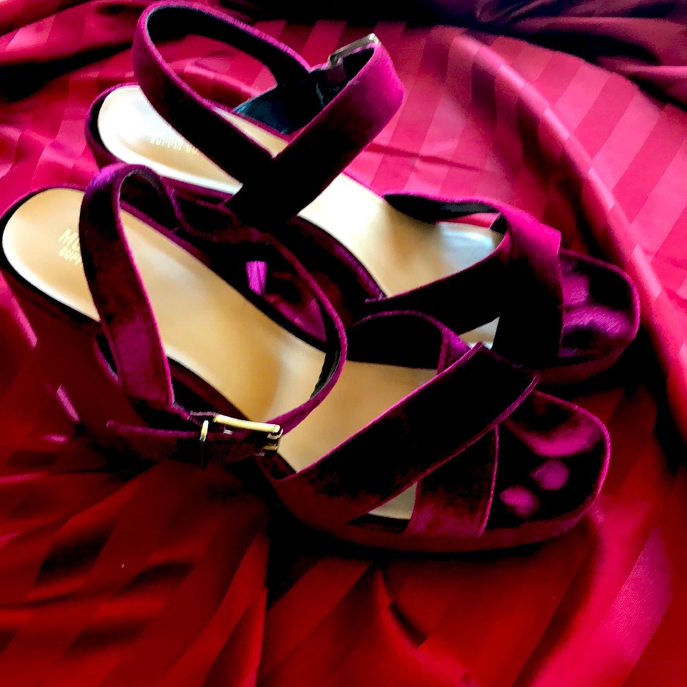 Velvet platforms.  Great for a party or Valentine’s Day. Size 11
